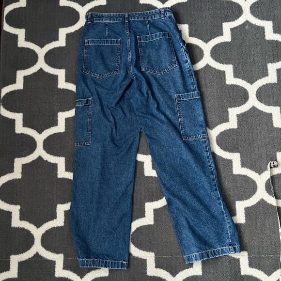 H&M DIVIDED Blue Denim cargo style women’s size 8 Jeans. Hi rise wide leg - Picture 3 of 12